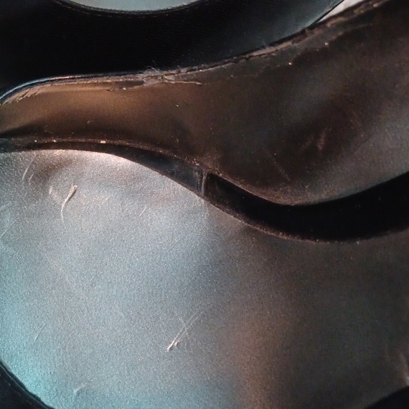 Anne Klein black peep-toe heels (7.5) - Picture 7 of 7